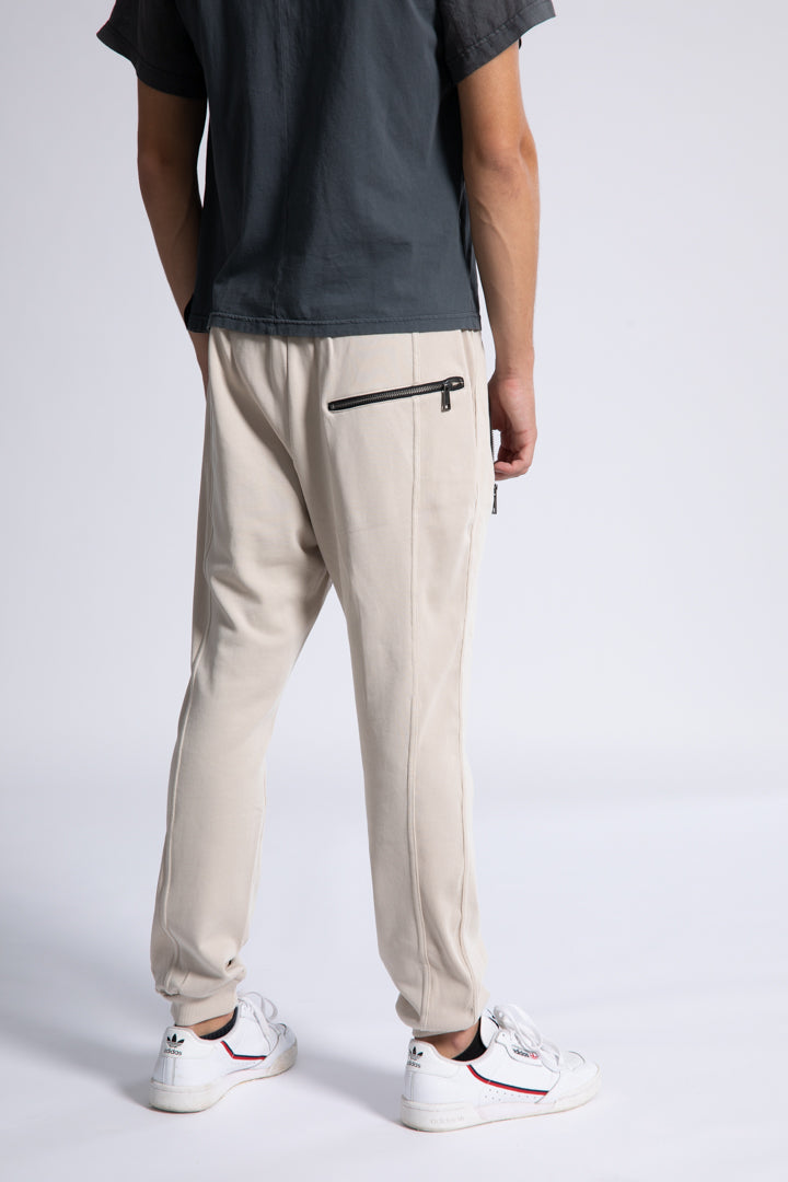 Sweatpants with zipper pockets